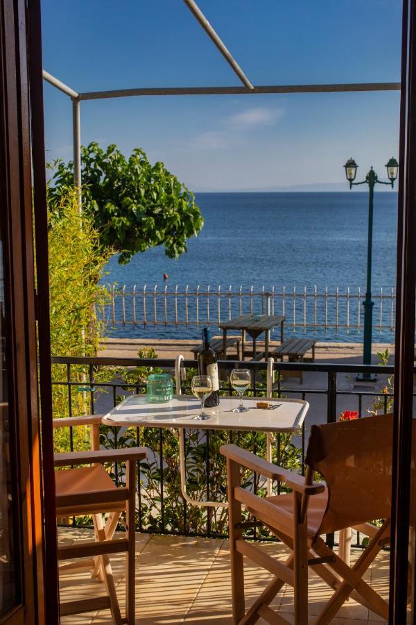 Notos Sea Front Apartment Glossa Eksteriør billede