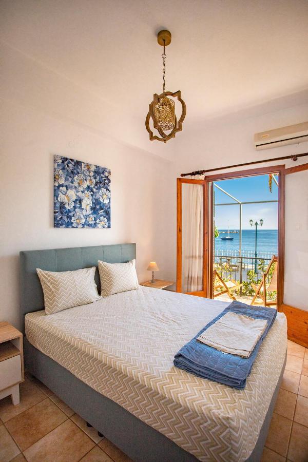 Notos Sea Front Apartment Glossa Eksteriør billede