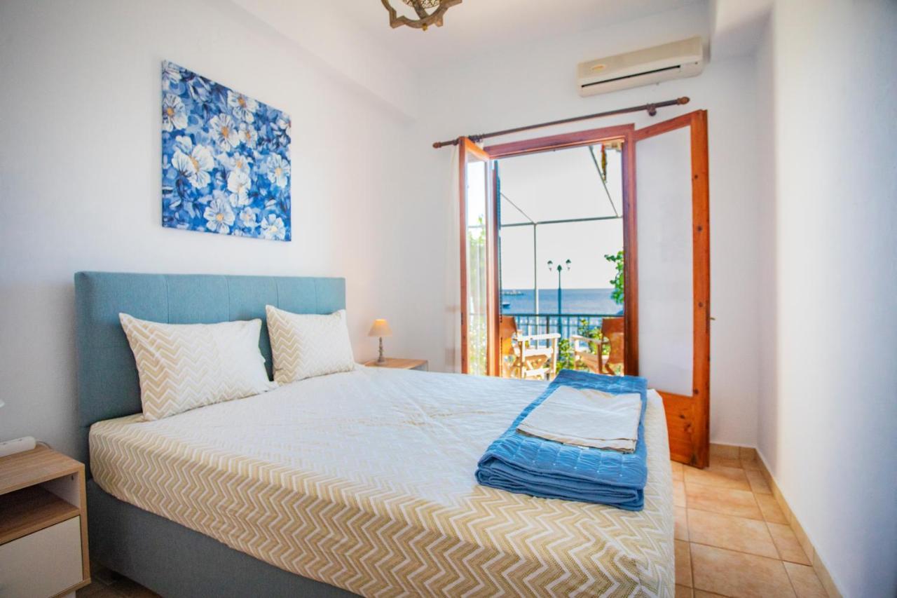 Notos Sea Front Apartment Glossa Eksteriør billede